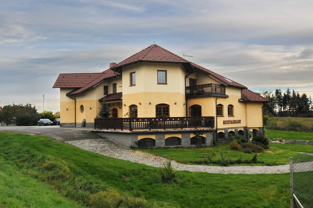 Penzion Stary Dvur Nové Dvory Exterior foto